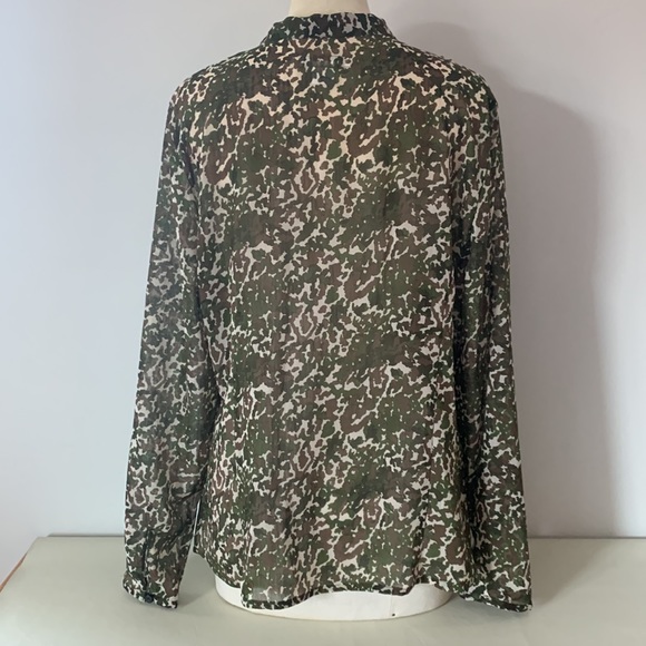 LIZ CLAIBORNE Olive Green Camouflage, sheer ruffled blouse. Large - Picture 6 of 10